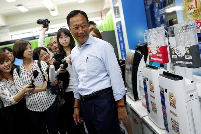 富士康“高端梦”受挫？自动售货机业务背后的转型启示