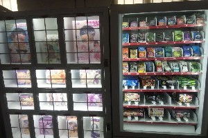 厂家直销自动售货机 饮料食品与计生用品的智能化零售新选择
